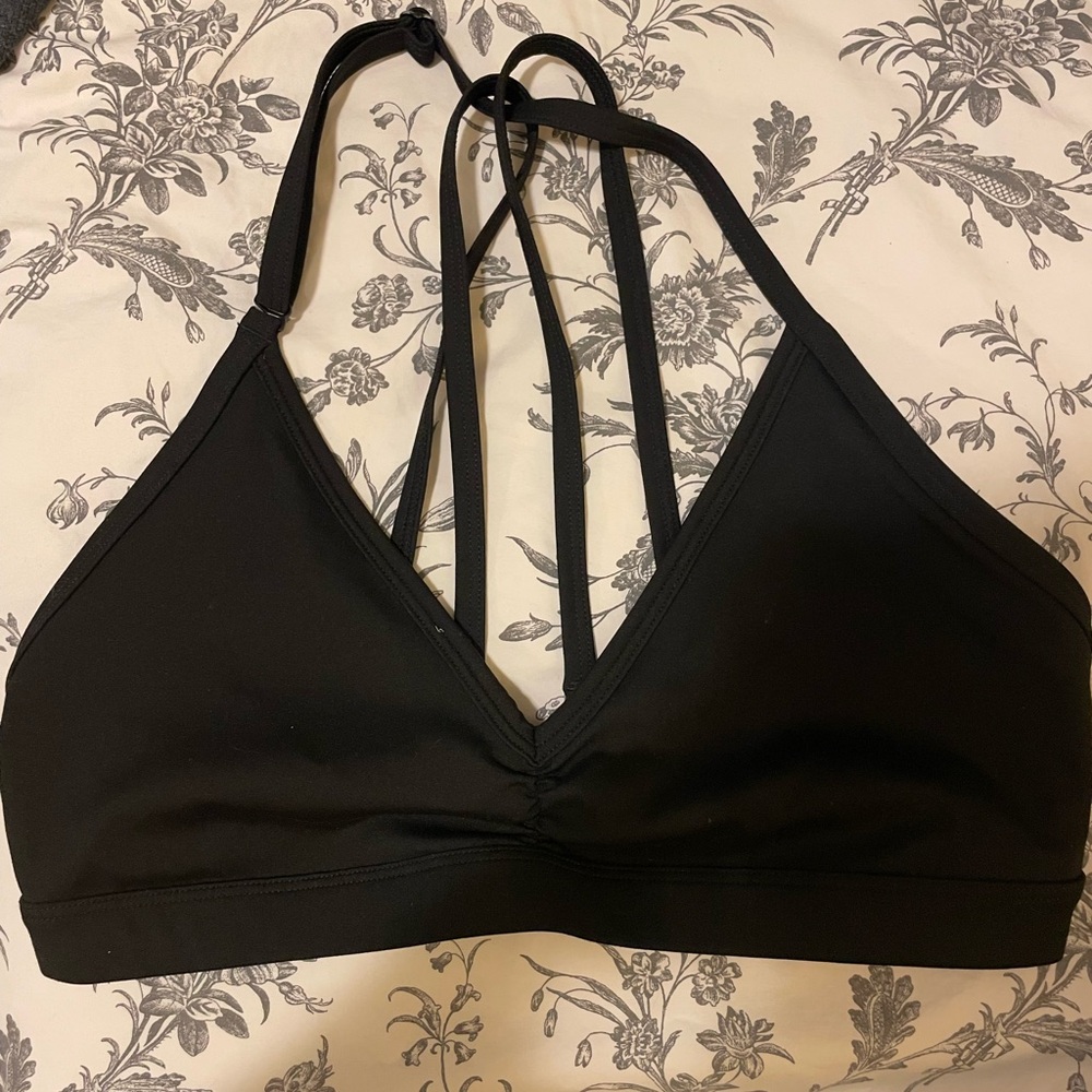 YEOREO Black sports bra